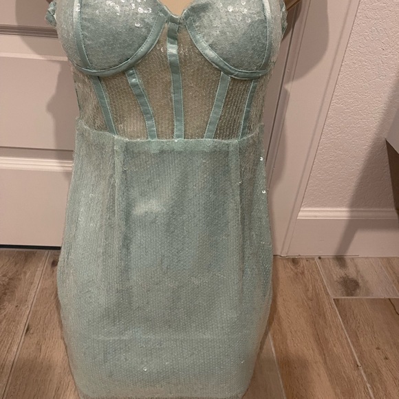 REVOLVE DRESS - Picture 3 of 6